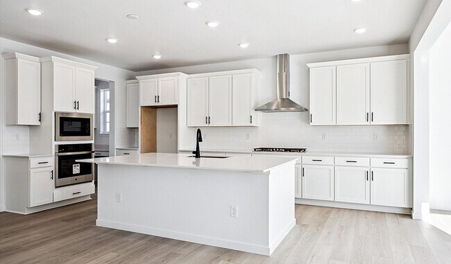 2132 S Irvington St, Aurora, CO 80018 - photo 4