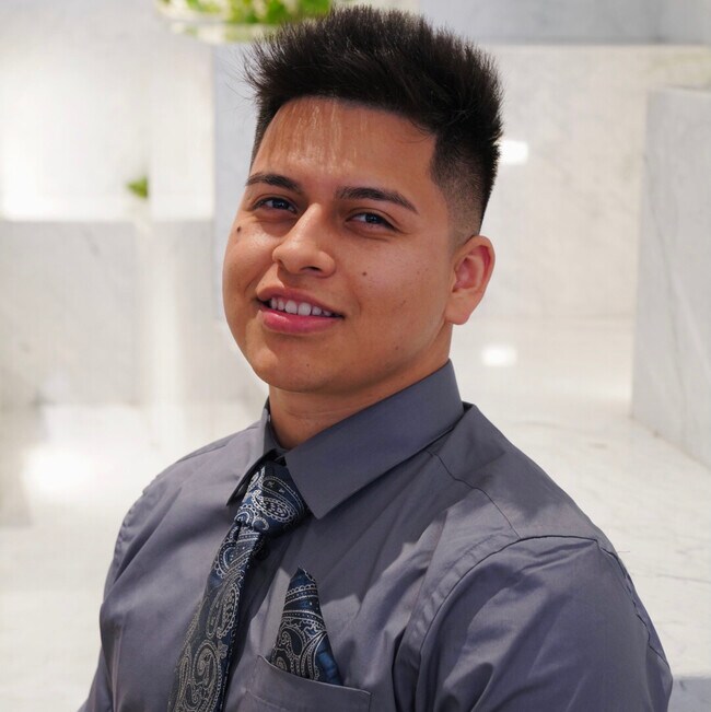 Agent Photo