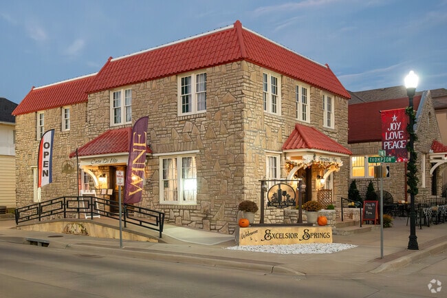 Casa Di Vite International Wine Café has an extensive wine collection in Excelsior Springs.