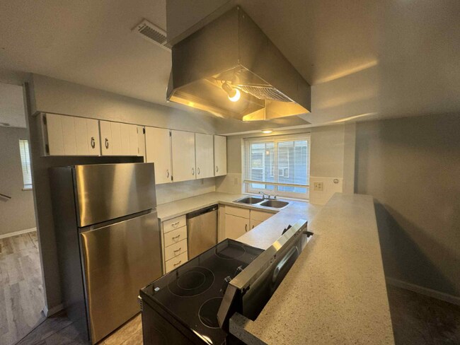 520 S 6th St unit 518, Saint Charles, MO 63301 - photo 7