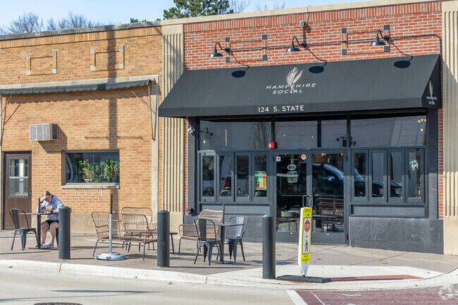 Hampshire Social is a fun upbeat coffee shop that also does charcuterie and wine in Hampshire.