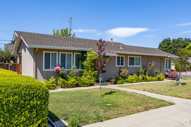 Ranch homes have great curb appeal in Cuesta Park.