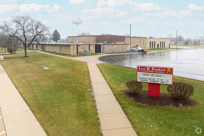 Lee Foster Elementary School as great teachers dedicated to quality teaching.