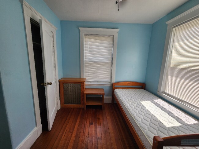 44 Woodbine St unit 1, Quincy, MA 02170 - photo 3