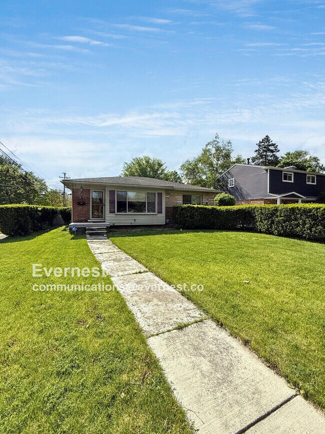 2503 Maplewood Ave, Royal Oak, MI 48073