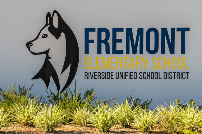 The courses at Fremont Elementary School encourage critical thinking and creativity.
