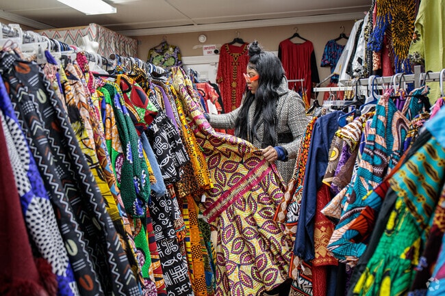 Looking for traditional African clothing in Laurel, the Heavenly boutique is your shop.