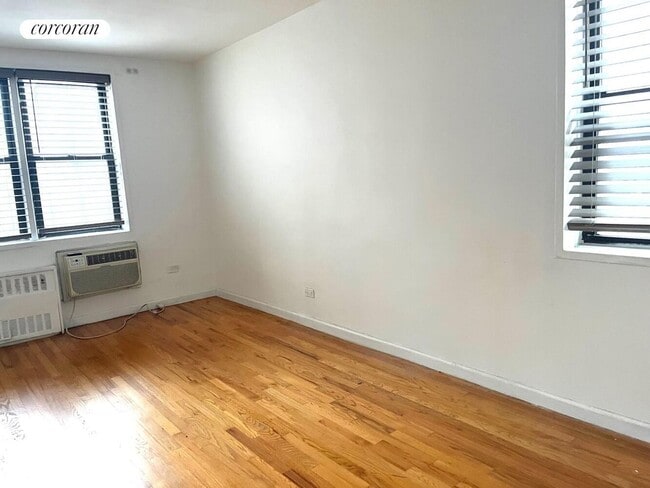 200 E 28th St, New York, NY 10016 - photo 3