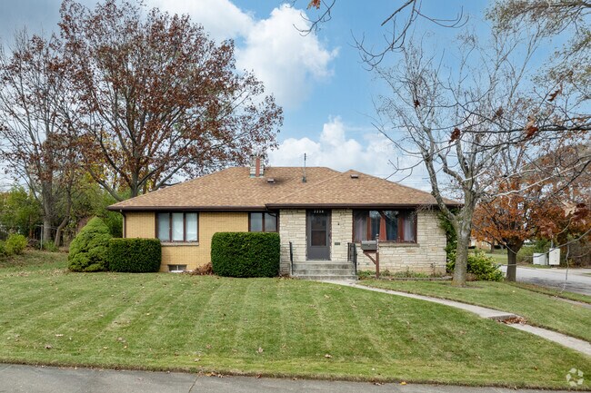 Ranch style homes sit on large grassy lots in Norshore Park.