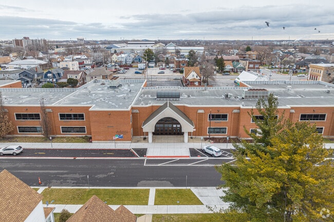 William Mckinley Elementary School serves 476 students in grades K-6