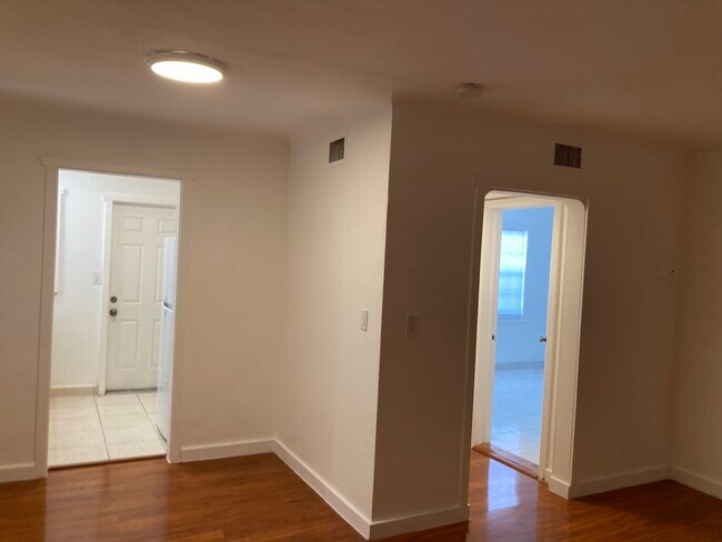 2101 Bay Dr unit 3, Miami Beach, FL 33141 - photo 5