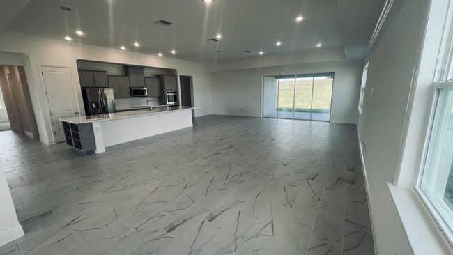 10182 White Magnolia Square, Thonotosassa, FL 33592 - photo 3