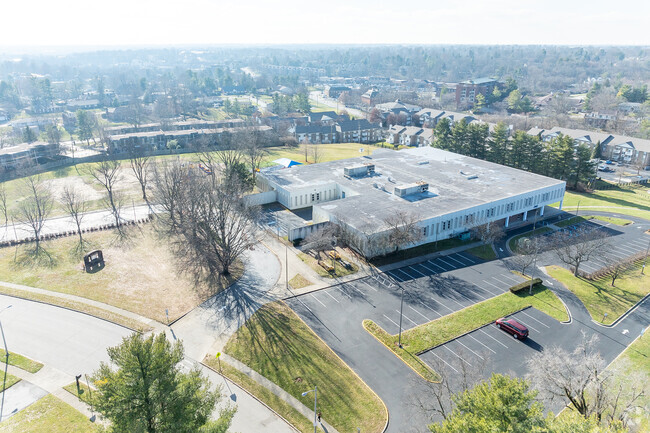 The student population of Julius Marks Elementary School is 481 and the school serves PK-5.