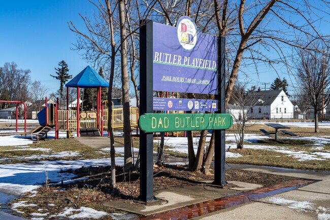 Butler Playfield is centrally located, making it easy to walk or bike to.