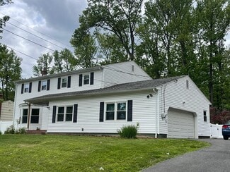 30 Sherwood Rd, Edison, NJ 08820