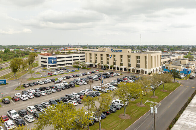 Ochsner West Bank Hospital serves all of Timberlane's health needs.