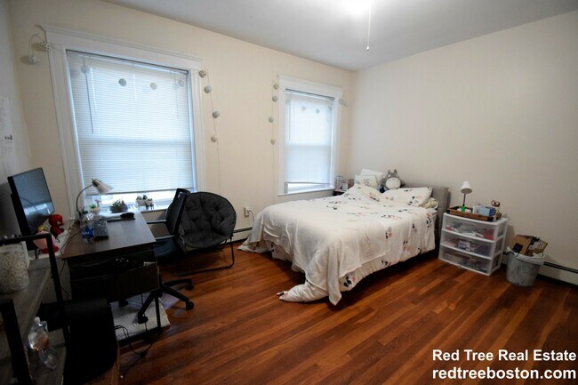 19 Saint Lukes Rd, Allston, MA 02134 - photo 5