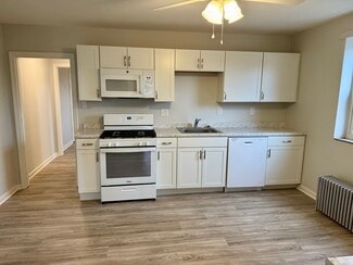 521 Broadway Ave Unit Floor 2, McKees Rocks, PA 15136