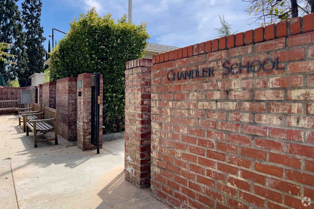 Entrance to Chandler School located in East Arroyo.