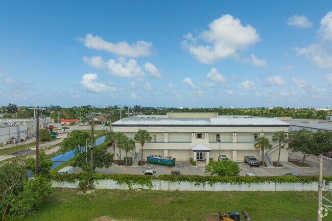 Palm Beach Preparatory Charter Academy is a public charter alternative school.