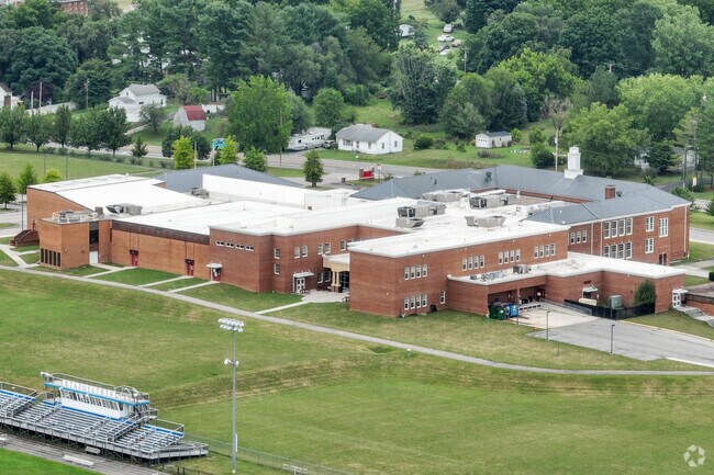 Auburn Middle School serves students in grades six through eight in the Plum Creek area.