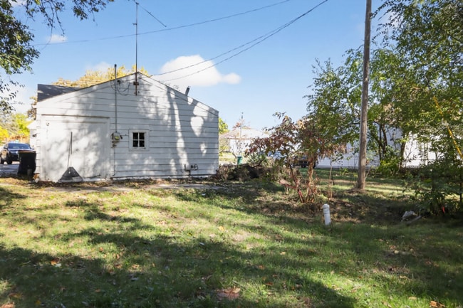 1971 E Cantrell St, Decatur, IL 62521 - photo 4