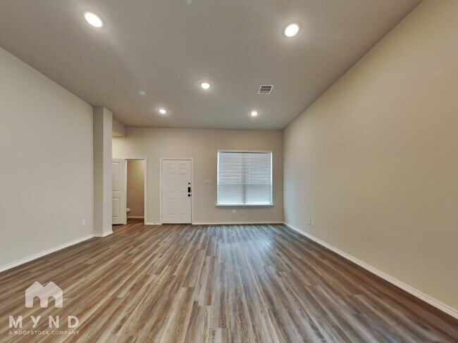 11731 Miller Cir, Conroe, TX 77302 - photo 6