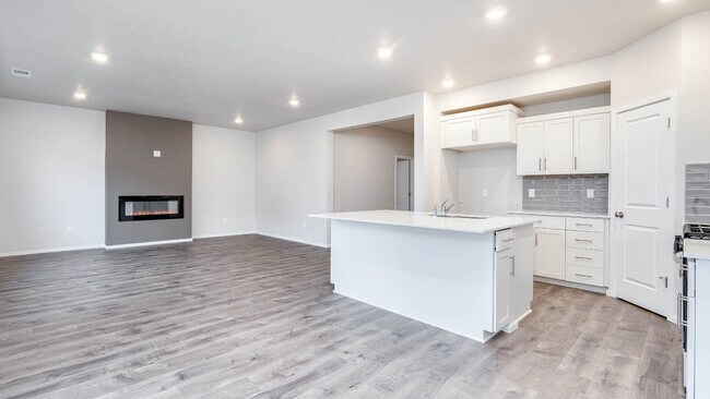 61135 Splendor Ln, Bend, OR 97702 - photo 7