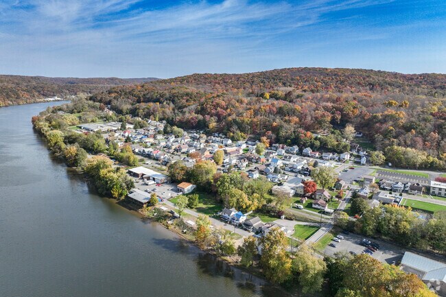 Be a part of small town living in Rayburn, just an hour north of Pittsburgh.