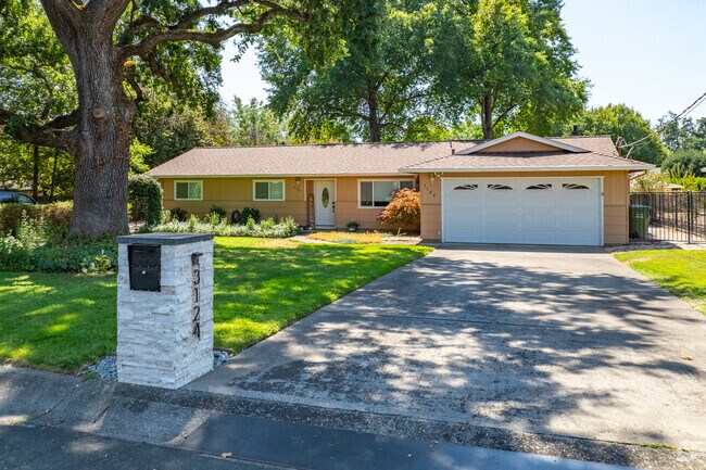 Ranch-style homes can be found throughout Bechelli.