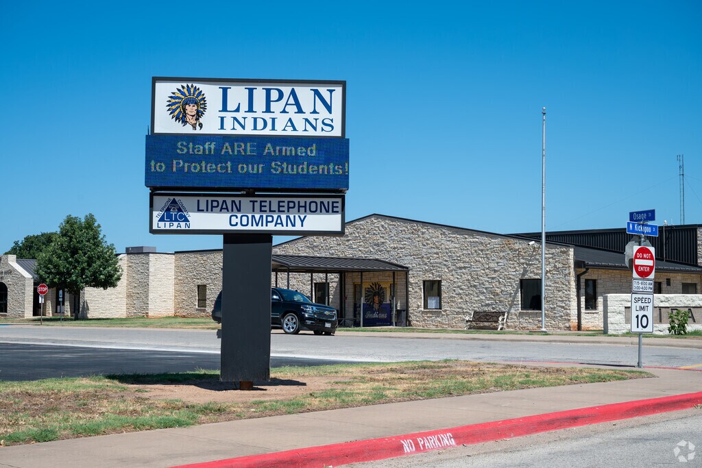 Lipan High School is located on the north end of Hood County TX.