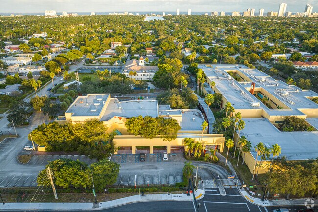 Hollywood Central Inspires Brilliance, Crafting a Tapestry of Knowledge and Compassion.