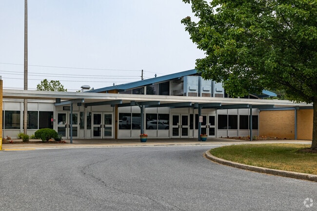 Local children can attend Lewistown Elementary School.