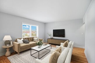 156 E Pulaski Rd, Huntington Station, NY 11746