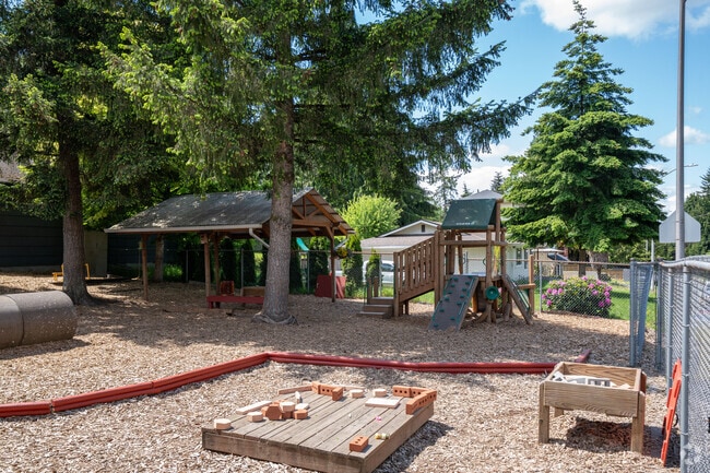 Montessori Children's House of Long View 04