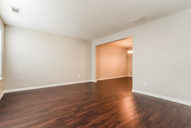 1018 St Augustine Pkwy, Locust Grove, GA 30248 - photo 6