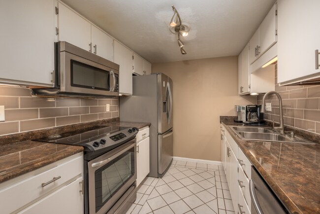 510 E Gillespie St unit E 25, Starkville, MS 39759 - photo 3