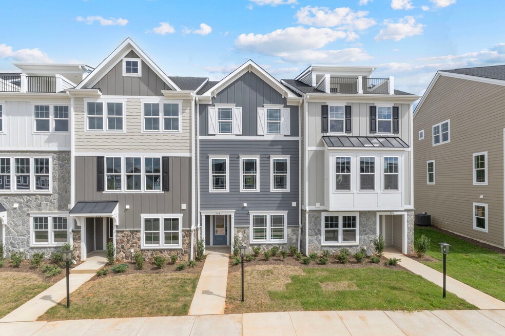 115 Bracewell Ln, Yorktown, VA 23692 - photo 1