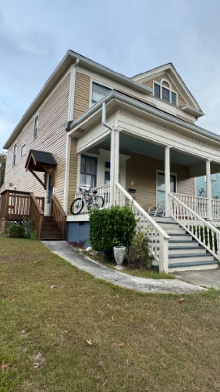 1065 Oglethorpe St, Macon, GA 31201