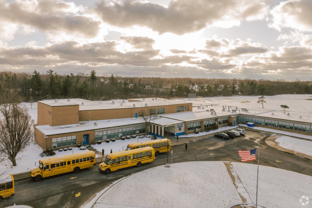 Allendale Elementary School is located on 1399 Orchard Park Rd, West Seneca, NY 14224.