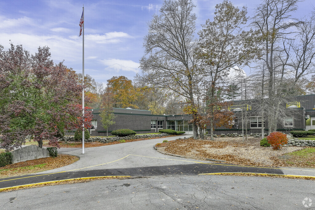 John D. McGovern Elementary School in West Medway has overall Niche Grade of A-.