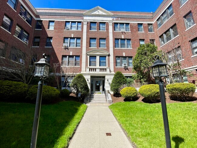 141 Englewood Ave unit 1, Brighton, MA 02135 - photo 6