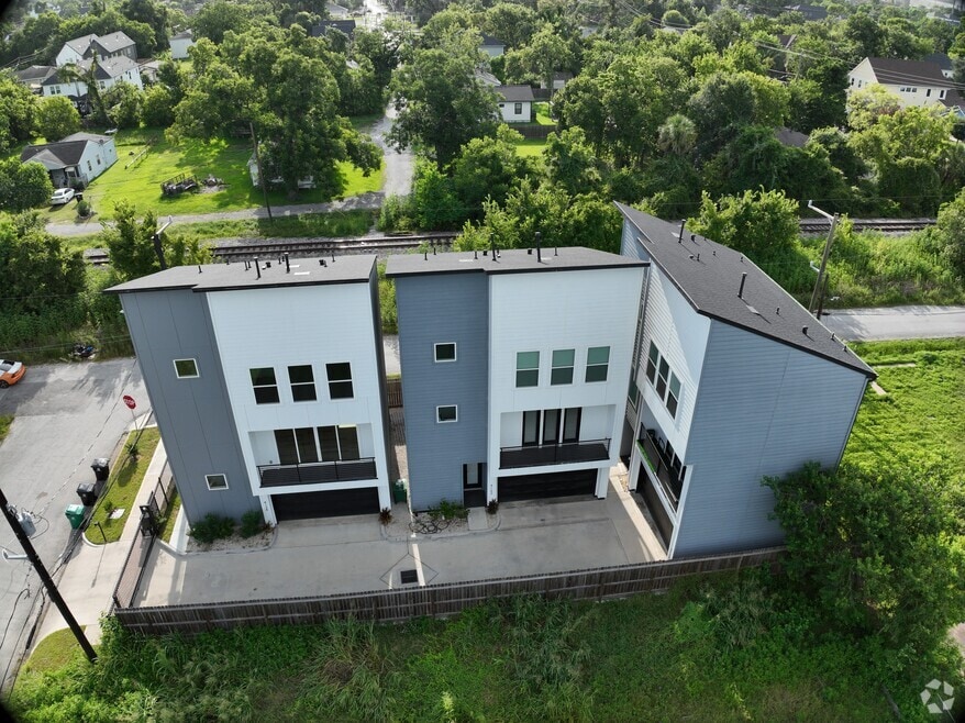 4124 Buck St, Houston, TX 77020 - photo 2