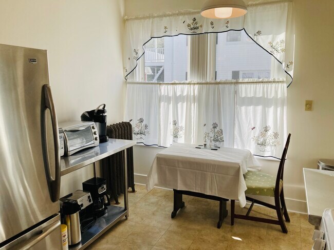 123 Glenwood Ave unit 123GlenwoodAve., Portland, ME 04103 - photo 7