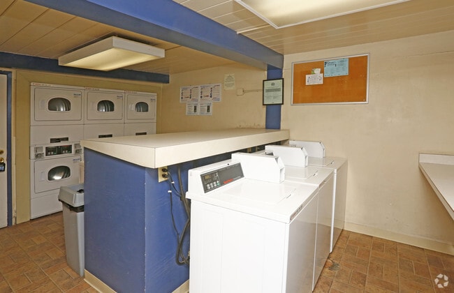 The Bungalows at Ahwanee, Sunnyvale, CA 94085 - photo 7