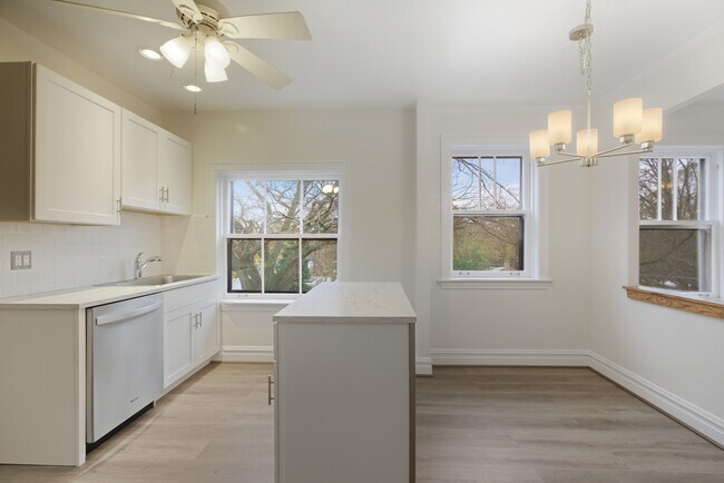 1507 Dobson St unit 3, Evanston, IL 60202 - photo 6