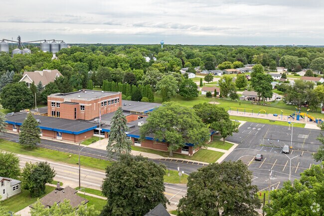 Students in Delavan Lake can attend Darien Elementary for 3rd and 4th grade.