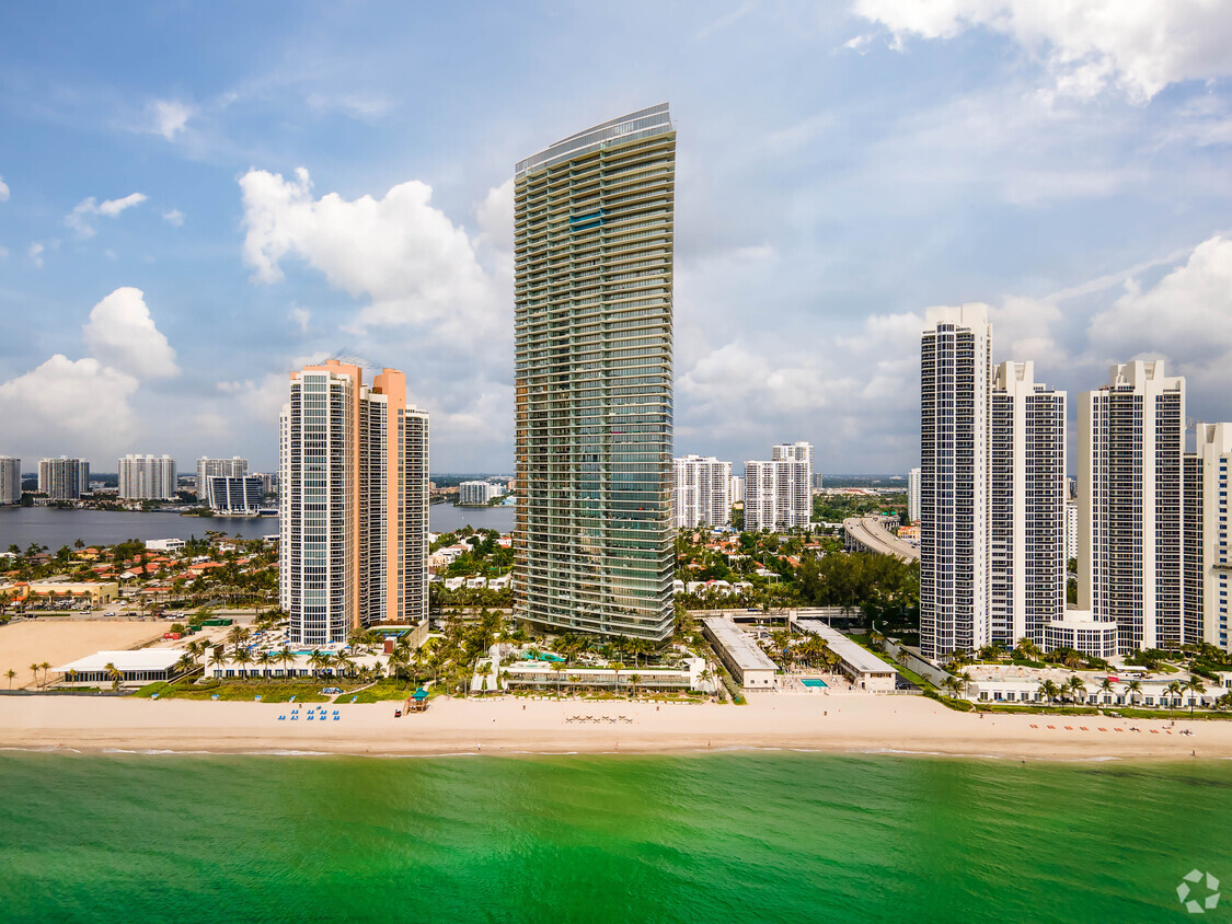 About Residences by Armani/Casa, Sunny Isles Beach FL | HOAs, Reviews,  Amenities - Homes.com