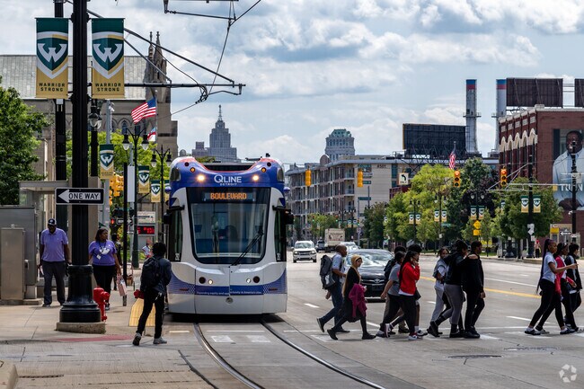Living near Woodward Avenue affords you the ability to travel downtown quickly.