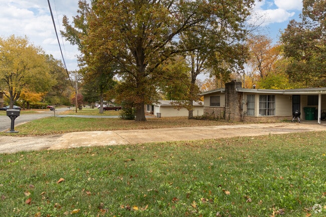 Older neighborhoods in Murphy feature on-trend architectural styles.